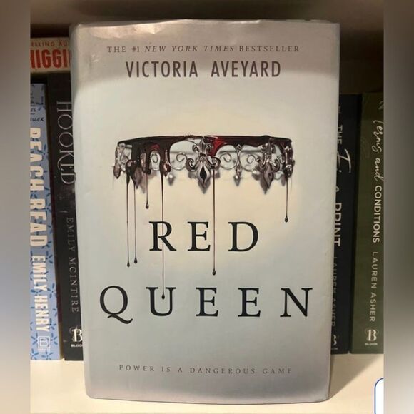 Red Queen by Victoria Aveyard - Picture 1 of 4
